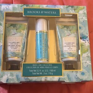Brooks & Waters Cucumber Mint Bath Set - Blue and White